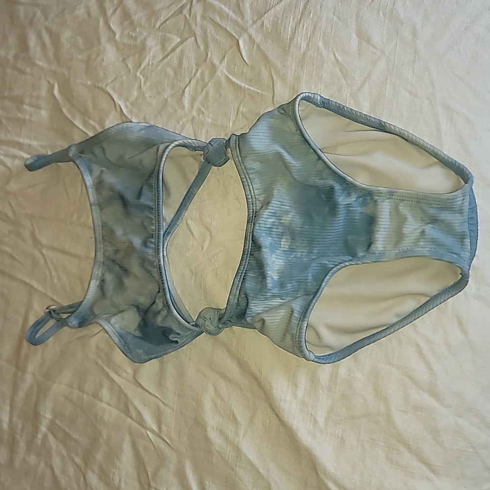 Swim suit cut out 1 piece size 4/5